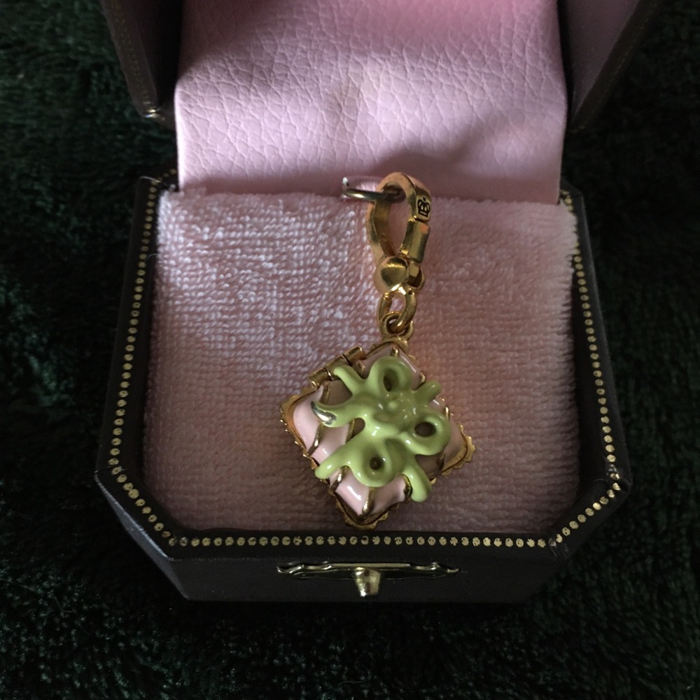 Juicy Couture petit four sweets dessert charm!